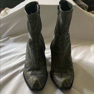 VINTAGE Stylish Green Snakeskin Ankle Boots